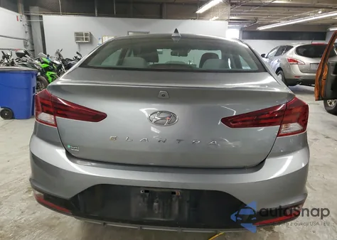 2019 Hyundai Elantra Sel z USA, uszkodzony, nr VIN KMHD84LF5KU745111